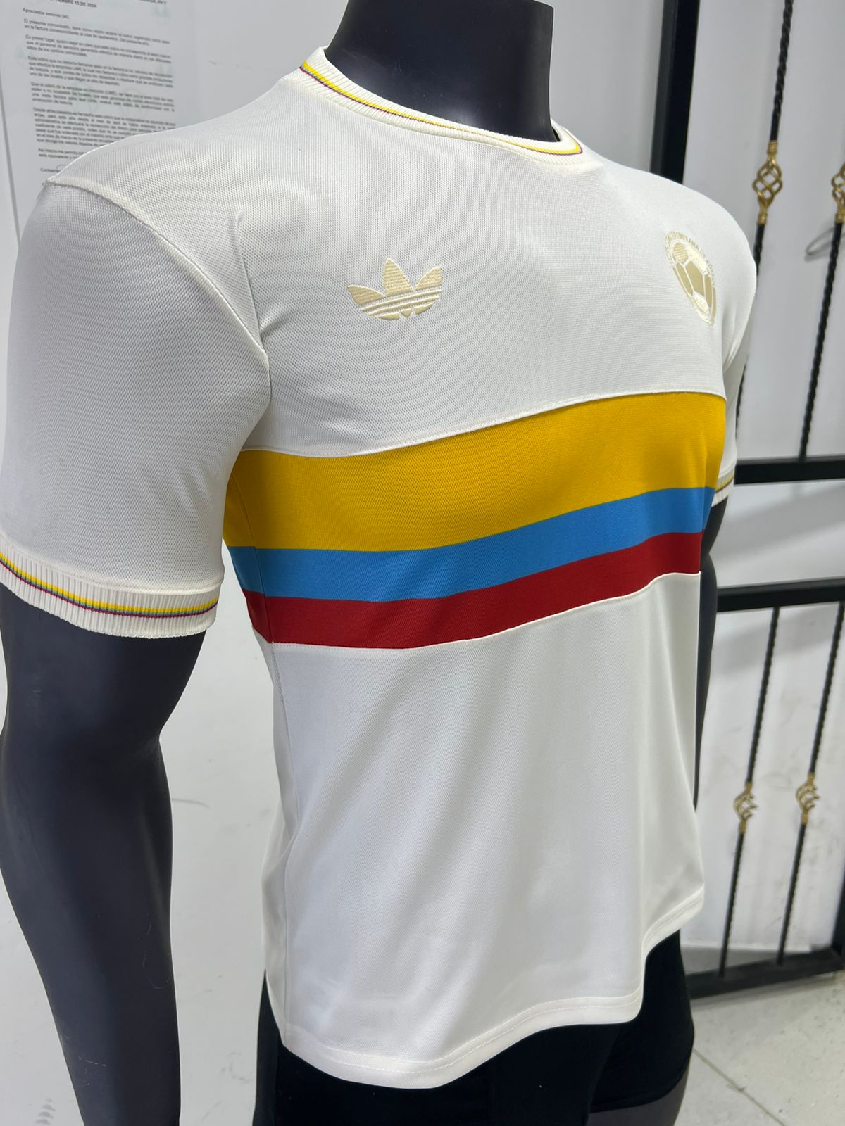 Vista 2 de CAMISETA COLOMBIA 100 AÑOS ULTIMAVERSION - TALLA: SMUJER